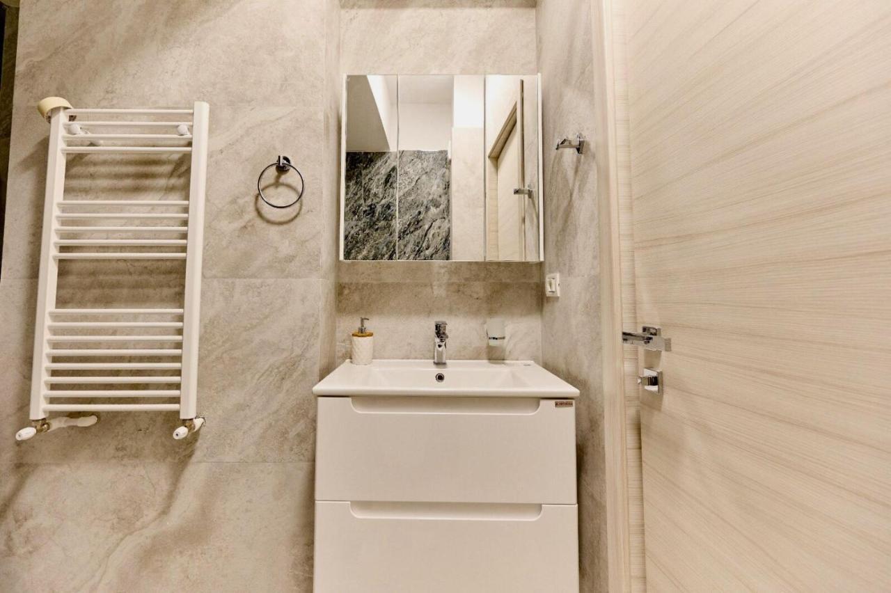 Studio 704 Mamaia N Navodari Inside 5 Stars Resort First Line To The Sea Exteriör bild